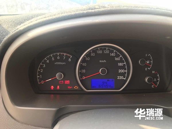 现代悦动手工豪华款,造型美观,富有张力