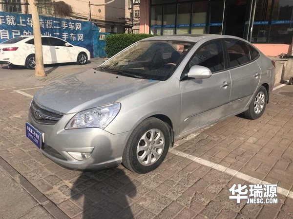 现代悦动手工豪华款,造型美观,富有张力